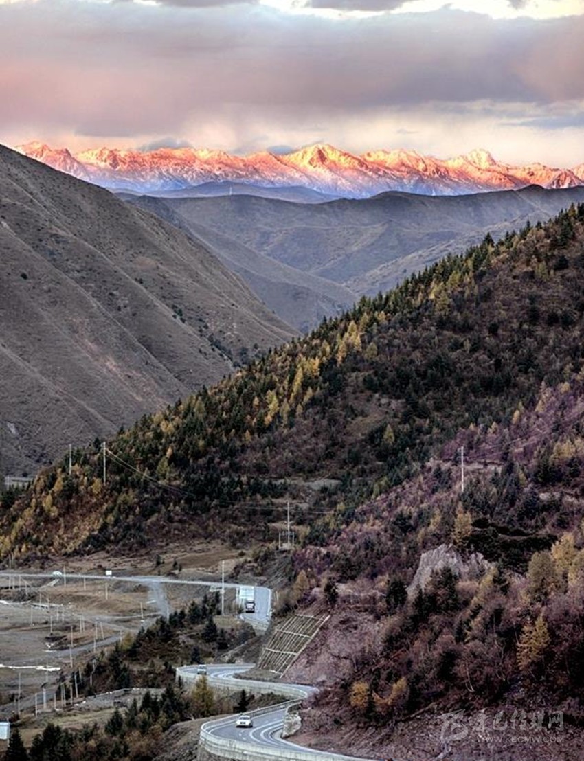 公路都這么美，你在川西高原到底錯過了多少風(fēng)景？