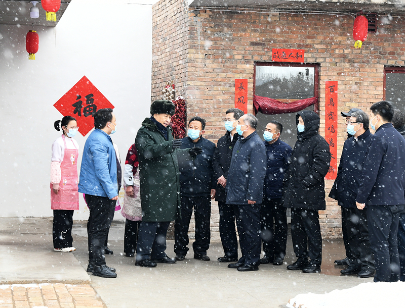 2022年1月26日，習(xí)近平總書記在山西霍州馮南垣村受災(zāi)村民師紅兵家看望。