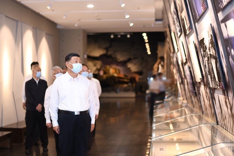 2022年8月16日至17日，中共中央總書記、國家主席、中央軍委主席習(xí)近平在遼寧考察。這是16日下午，習(xí)近平在錦州市考察遼沈戰(zhàn)役紀(jì)念館。 新華社記者 燕雁 攝