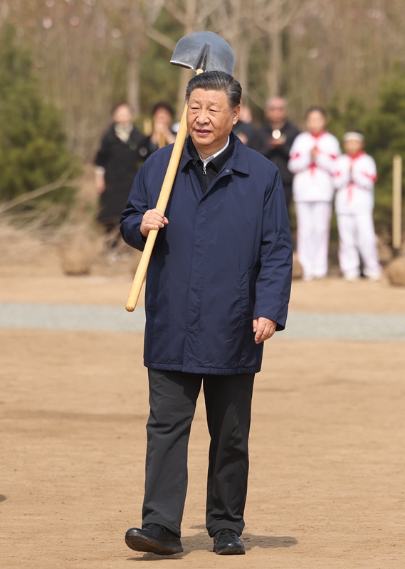 2024年4月3日，習(xí)近平總書記來到北京市通州區(qū)潞城鎮(zhèn)參加首都義務(wù)植樹活動。