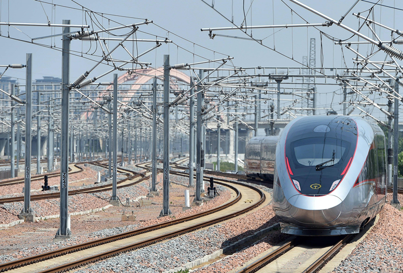 2022年6月20日，濟(jì)鄭高鐵鄭州首發(fā)G9206次列車駛出鄭州東站。