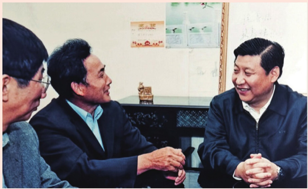 2003年4月24日，時任浙江省委書記習(xí)近平在浙江下姜村調(diào)研。